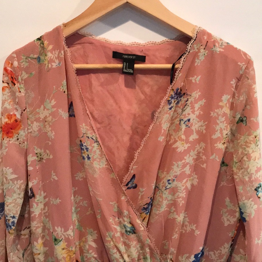 FLORAL ROMPER 😍 - Picture 5 of 8